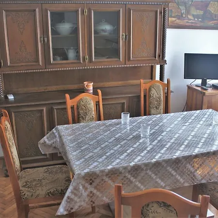 Captain House * Pula