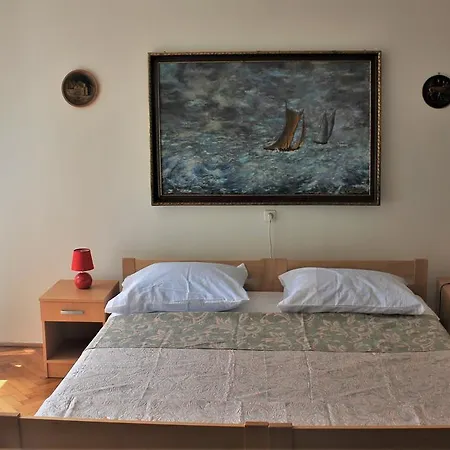 Captain House Apartment