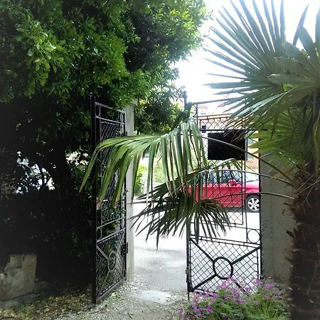 Apartment Captain House